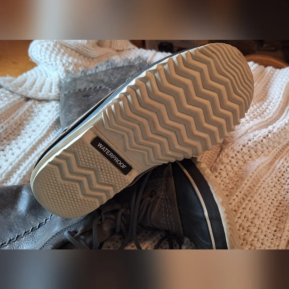 Sorel Women's Joan Of Arc Boots! - Picture 5 of 5